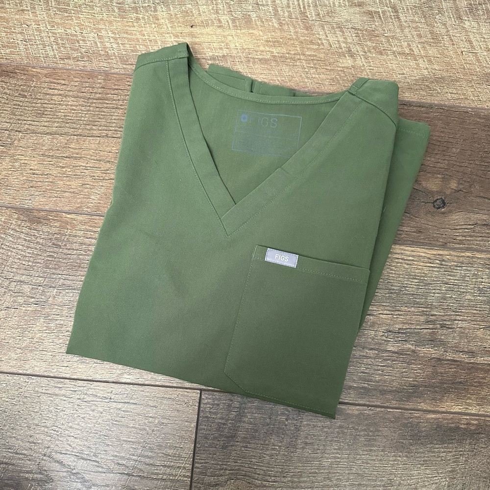 FIGS Olive Green Catarina XS